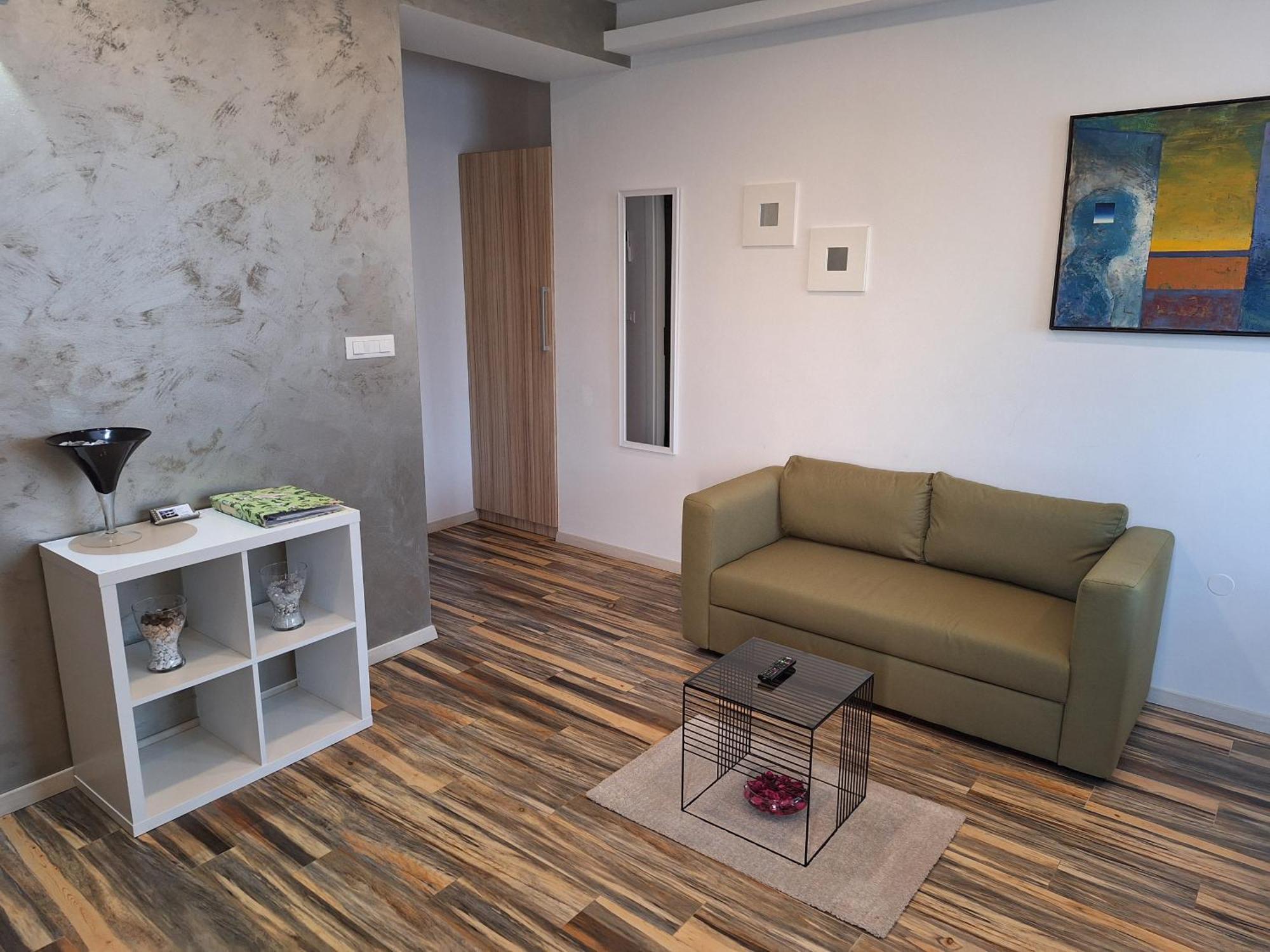 Apartments And Rooms Lorena 236 로비니 외부 사진